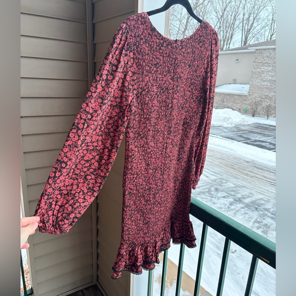 🆕🌹Lost+Wander Black Mauve Floral Smocked Mini Dress Long Sleeve Ruffle Hem SizeM - Picture 6 of 16